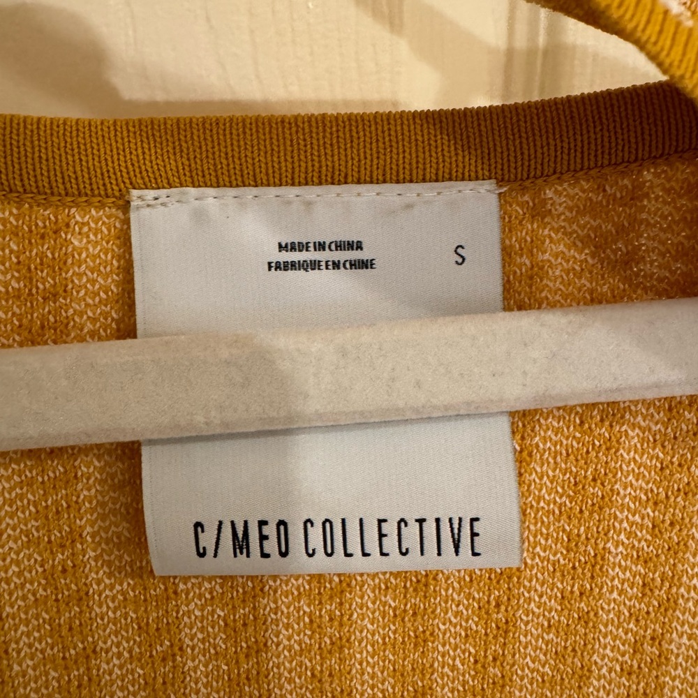 C/MEO Collection Yellow Houndstooth Keyhole Top